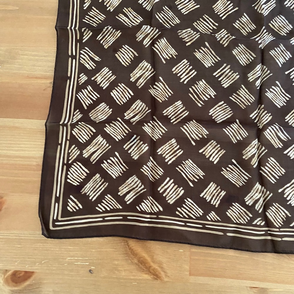 VTG Loft Ann Taylor Brown Cream Abstract Hatch Mark Print 100% Silk Square Scarf - Picture 7 of 10